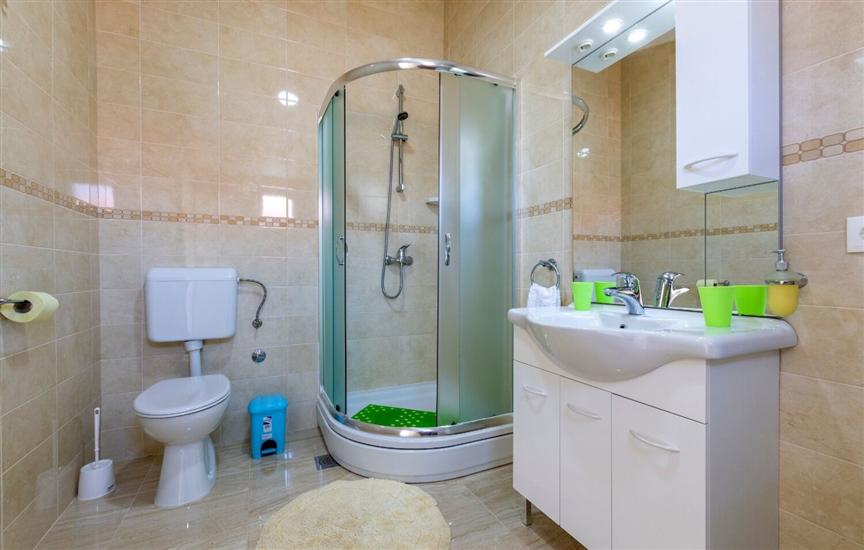 Apartment A1, for 5 persons