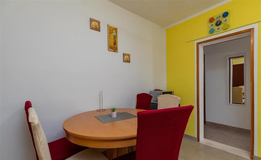 Apartment A5, for 5 persons