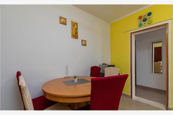 Apartment A5, for 5 persons