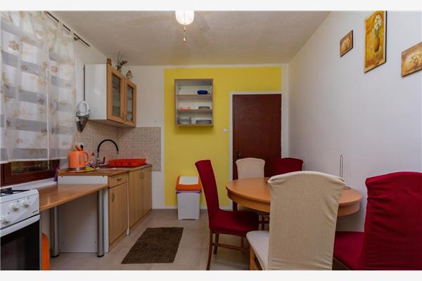 Apartment A5, for 5 persons