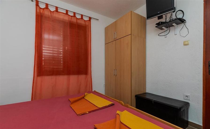 Apartment A5, for 5 persons
