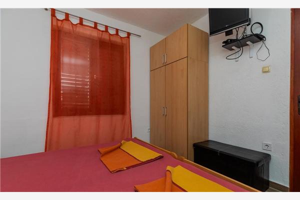 Apartment A5, for 5 persons