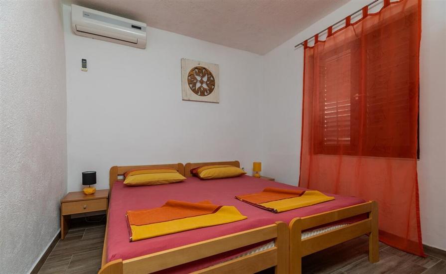 Apartment A5, for 5 persons