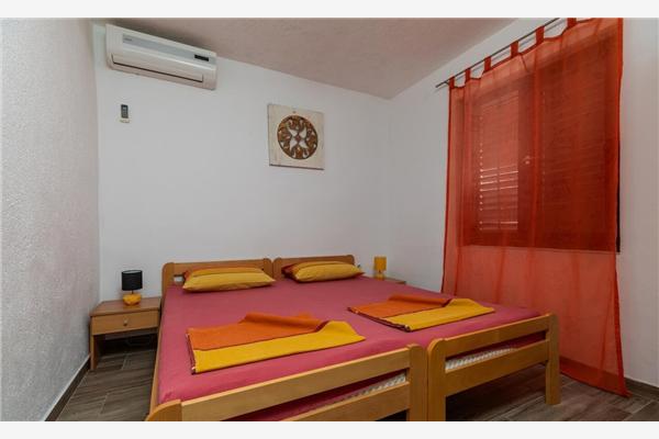 Apartment A5, for 5 persons