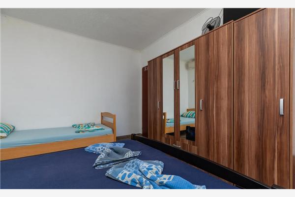 Apartment A5, for 5 persons