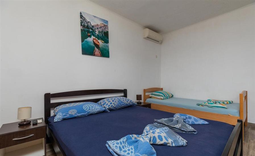 Apartment A5, for 5 persons