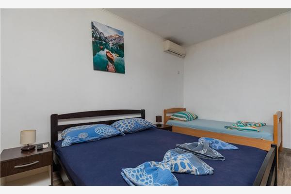 Apartment A5, for 5 persons