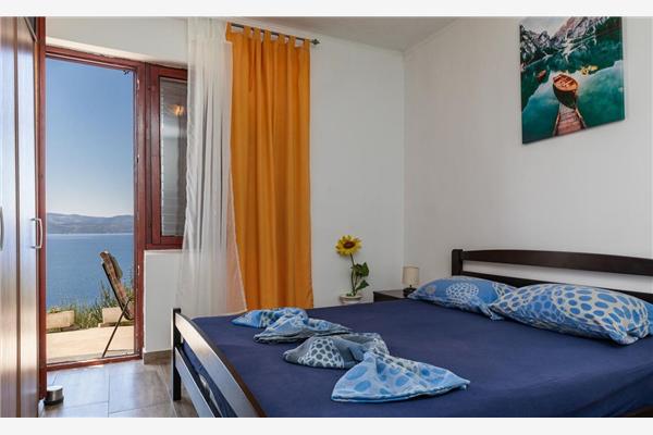 Apartment A5, for 5 persons