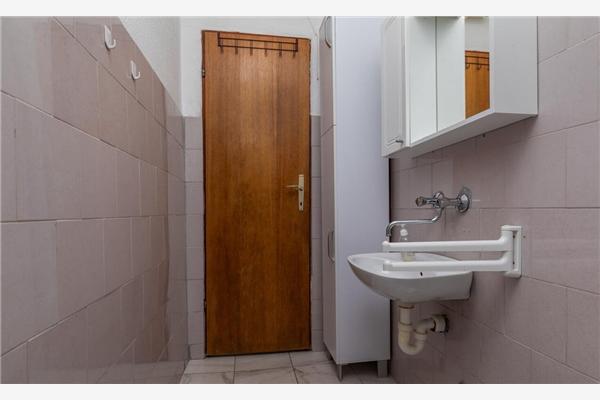 Apartment A5, for 5 persons