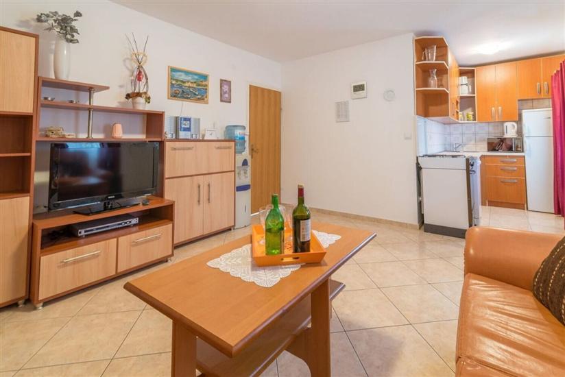 House K1, for 10 persons