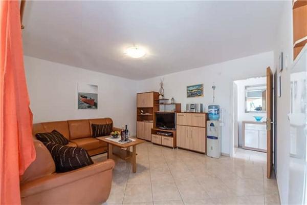 House K1, for 10 persons