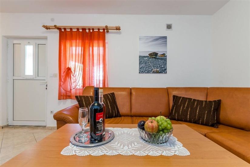 House K1, for 10 persons