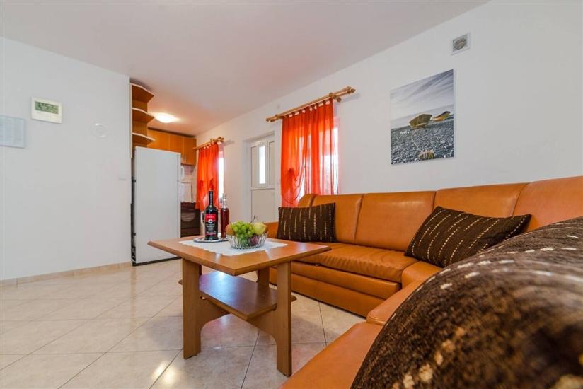 House K1, for 10 persons