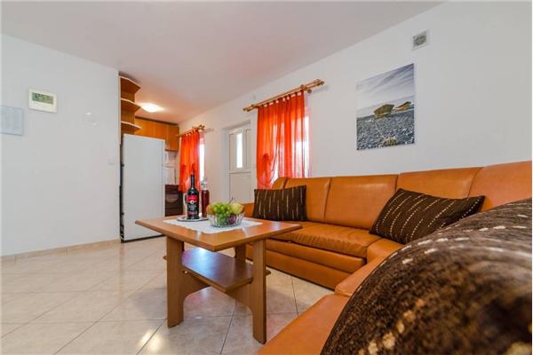 House K1, for 10 persons