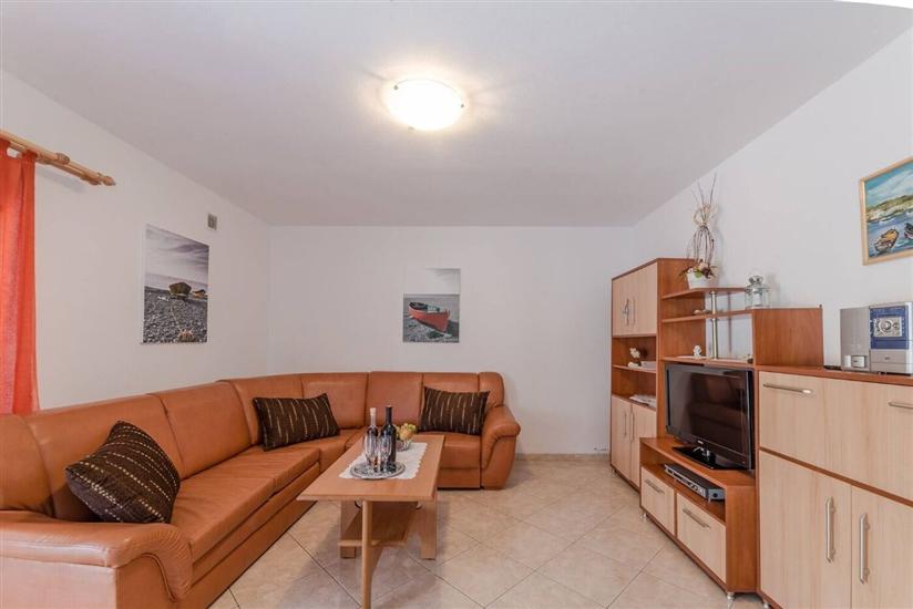 House K1, for 10 persons