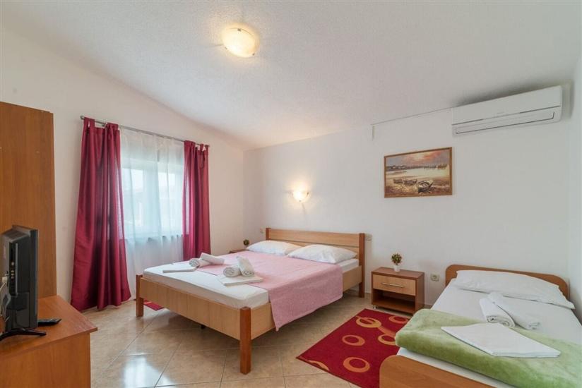 House K1, for 10 persons