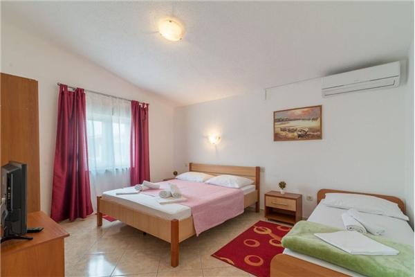 House K1, for 10 persons