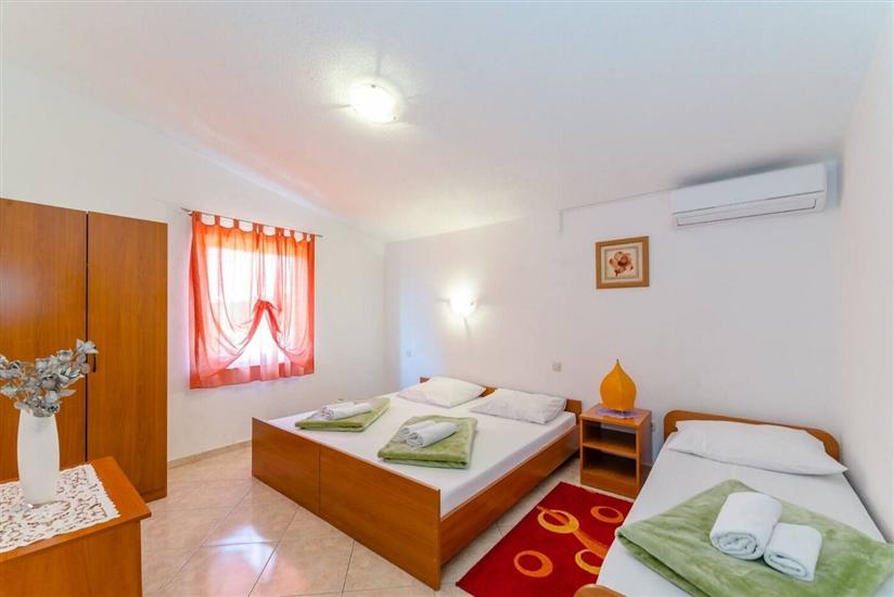 House K1, for 10 persons