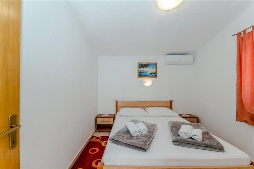 House K1, for 10 persons