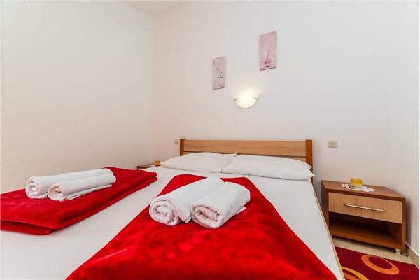 House K1, for 10 persons