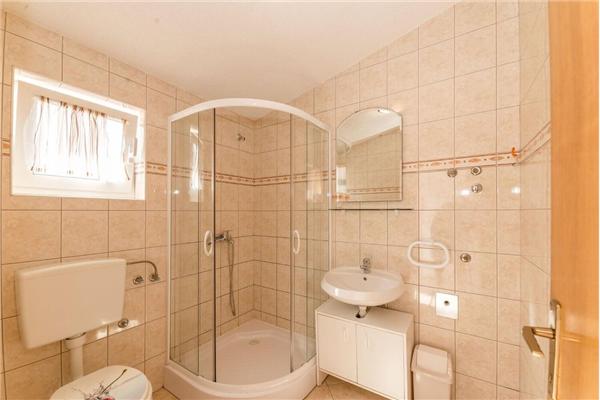 House K1, for 10 persons