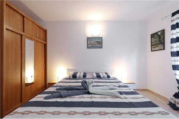 Apartment A1, for 6 persons