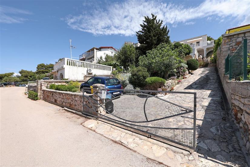 Apartments Djurdja by the sea