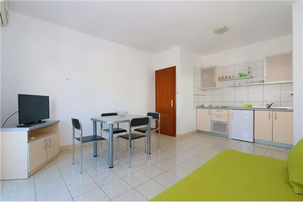 Apartment A4, for 4 persons