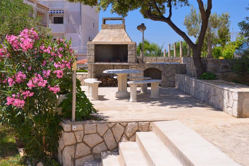 Apartments Boris Novalja