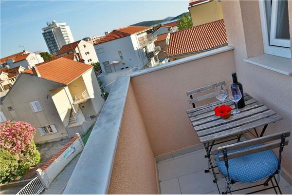 Room S9, for 2 persons