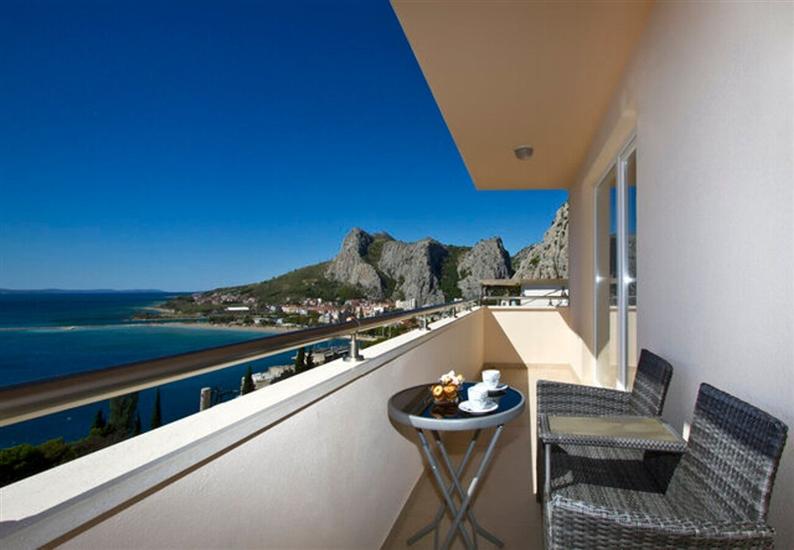 House K1, for 16 persons