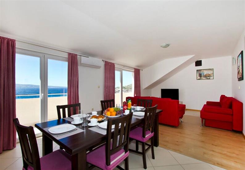 House K1, for 16 persons