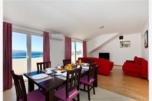 House K1, for 16 persons