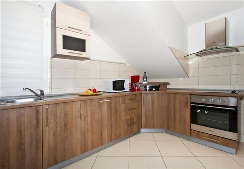 House K1, for 16 persons