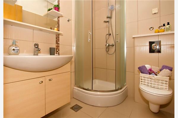 House K1, for 16 persons