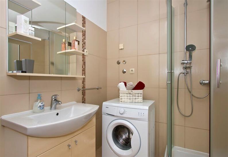 House K1, for 16 persons