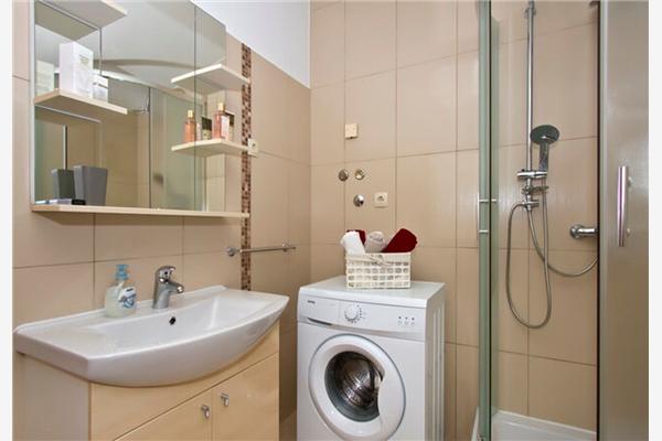 House K1, for 16 persons