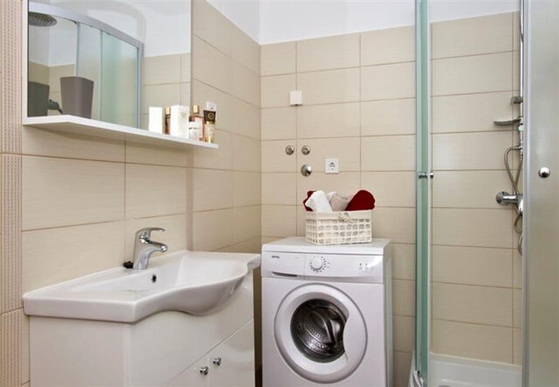 House K1, for 16 persons