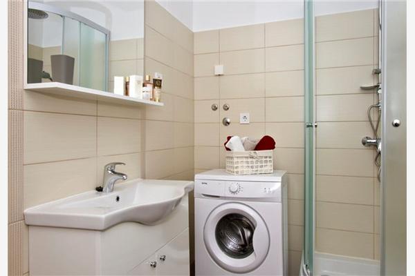 House K1, for 16 persons