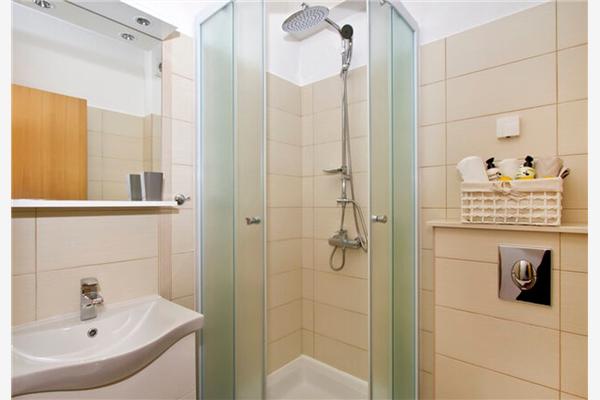 House K1, for 16 persons