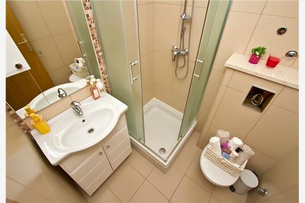 House K1, for 16 persons