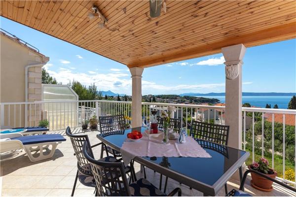 Apartment A4, for 8 persons