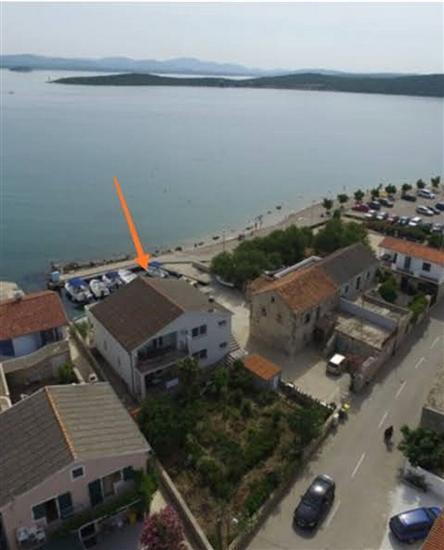 Apartment Denko by the sea