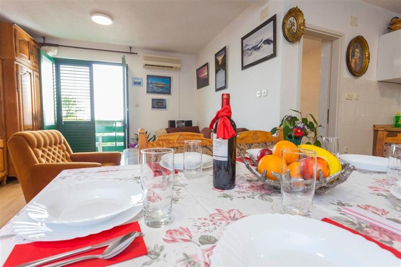 House K1, for 10 persons