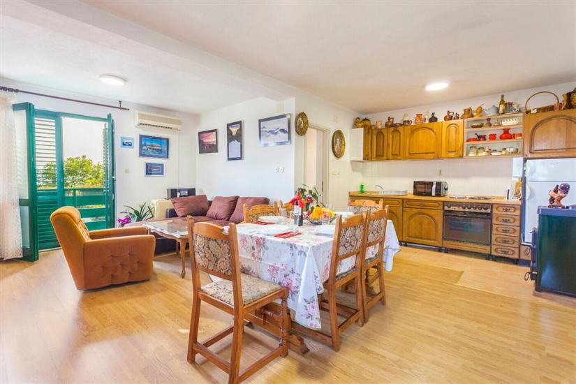 House K1, for 10 persons