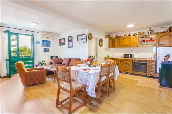 House K1, for 10 persons