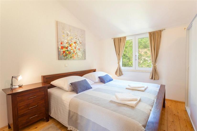 House K1, for 10 persons