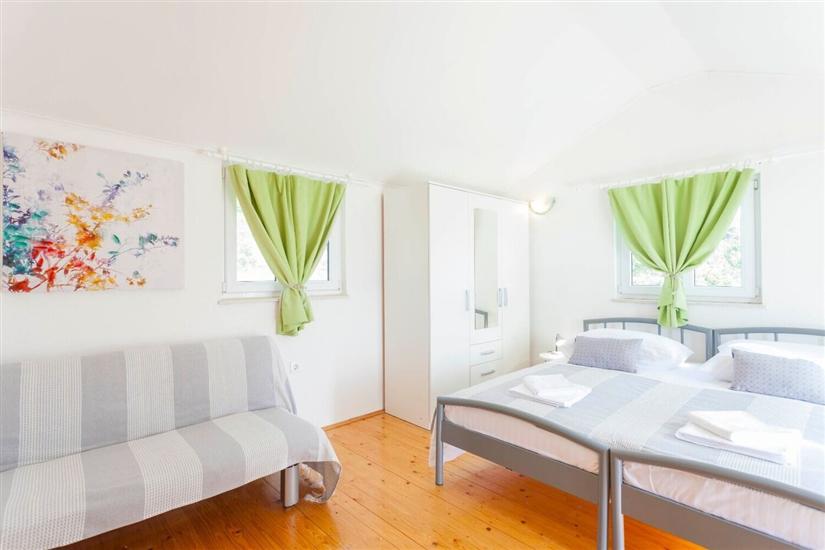 House K1, for 10 persons