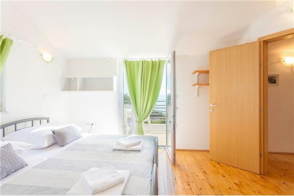 House K1, for 10 persons