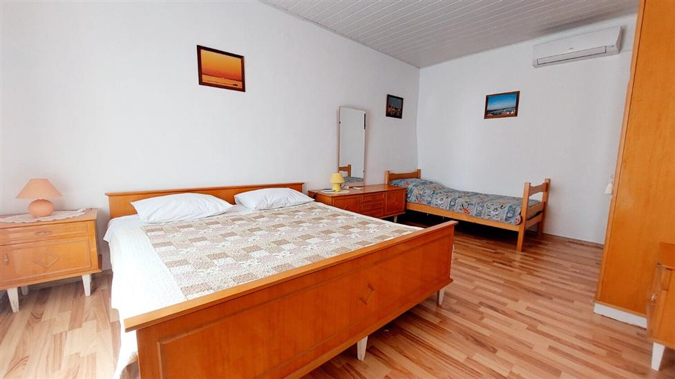 Apartment A1, for 6 persons